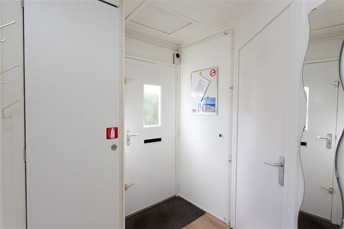 Badezimmer und Eingang