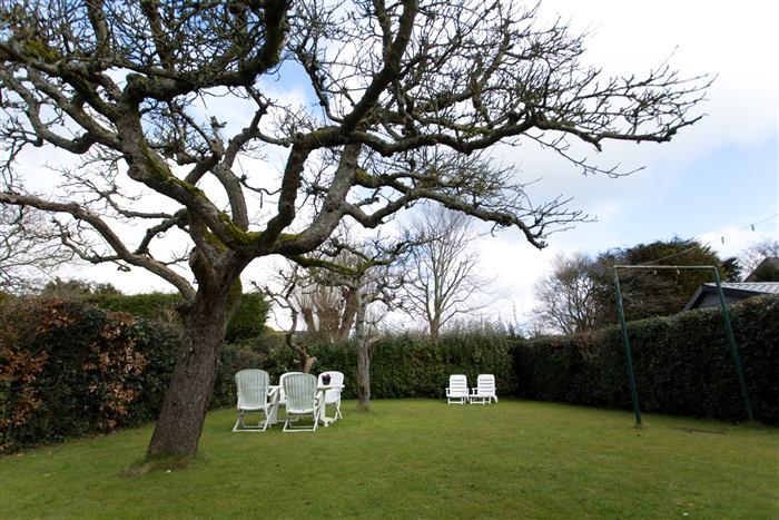 Garten und Außenansicht des Ferienhauses